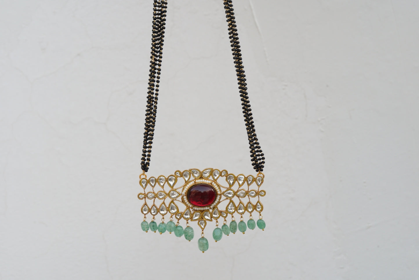 Kundan pendant black beads necklace (4-6082)(R)(PREORDER)