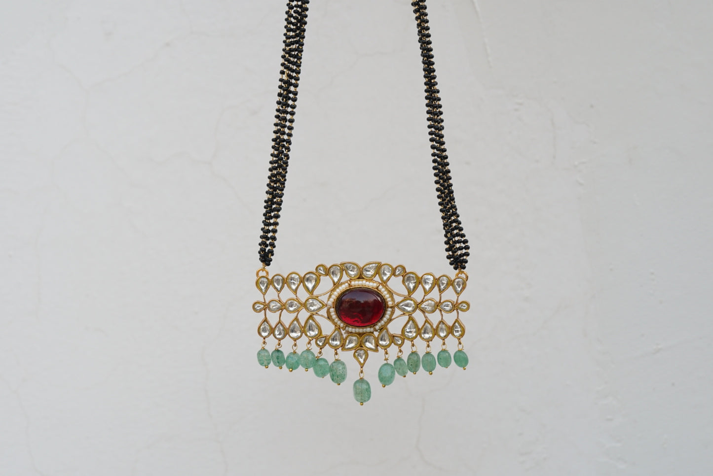 Kundan pendant black beads necklace (4-6082)(R)(PREORDER)