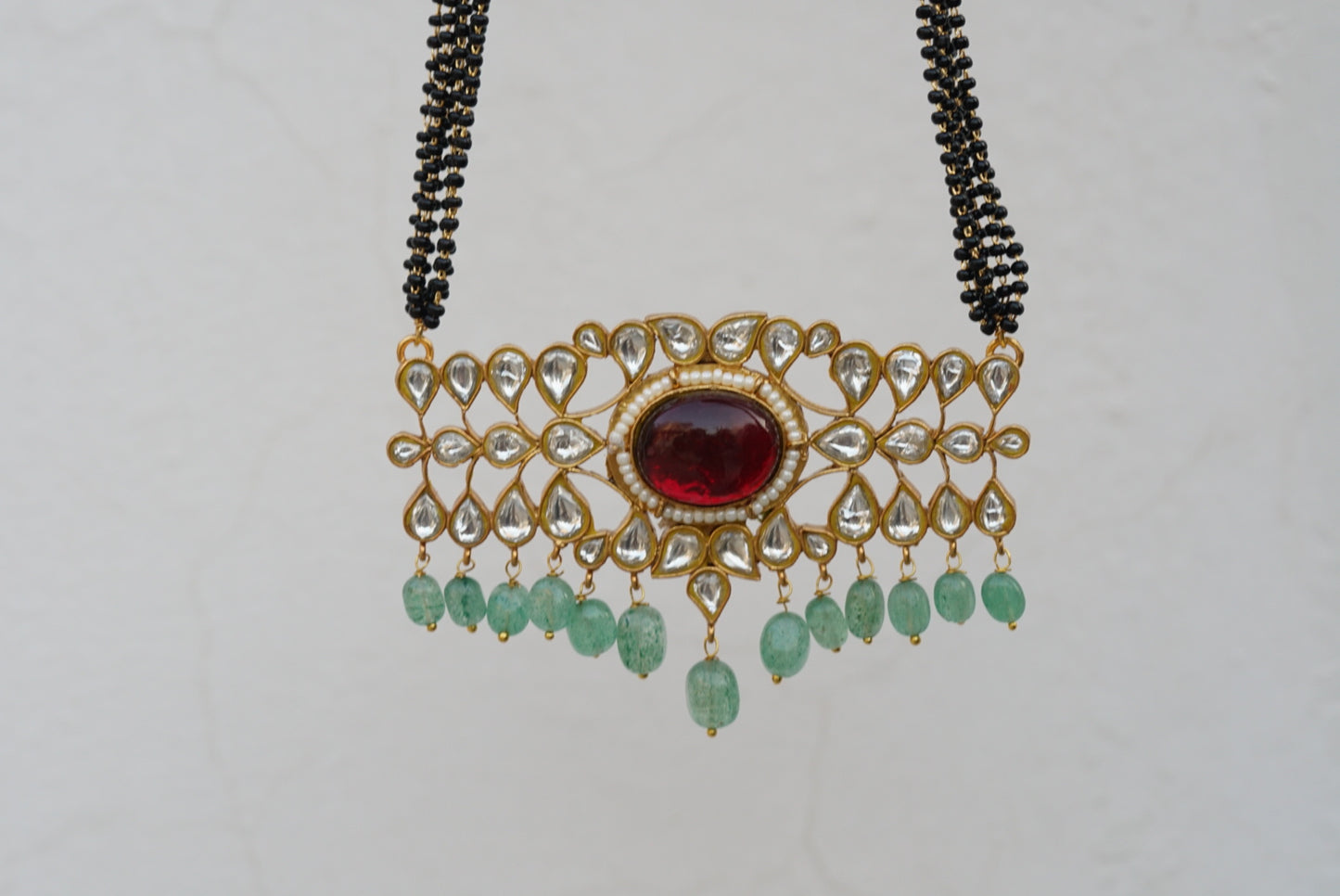 Kundan pendant black beads necklace (4-6082)(R)(PREORDER)