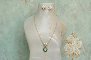 Green Kundan pendant necklace set (4-5834)(B)