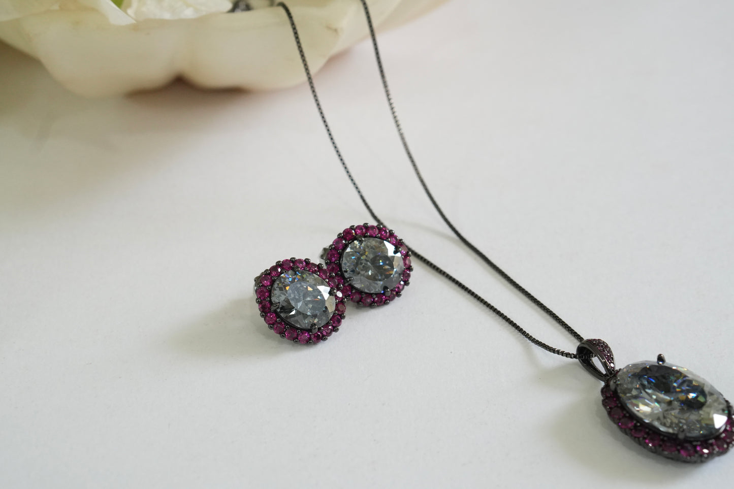 Black n ruby pendant set (4-9254)(B)
