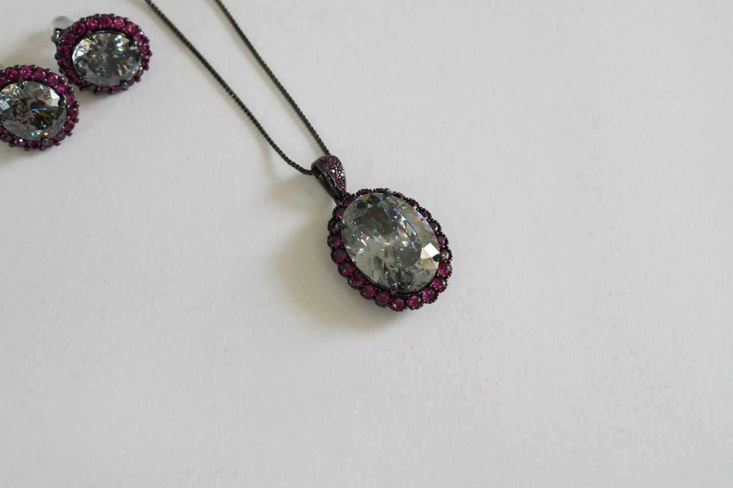 Black n ruby pendant set (4-9254)(B)