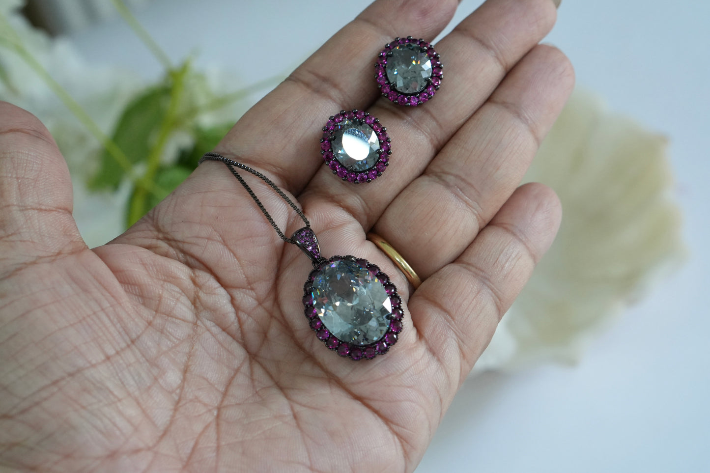 Black n ruby pendant set (4-9254)(B)