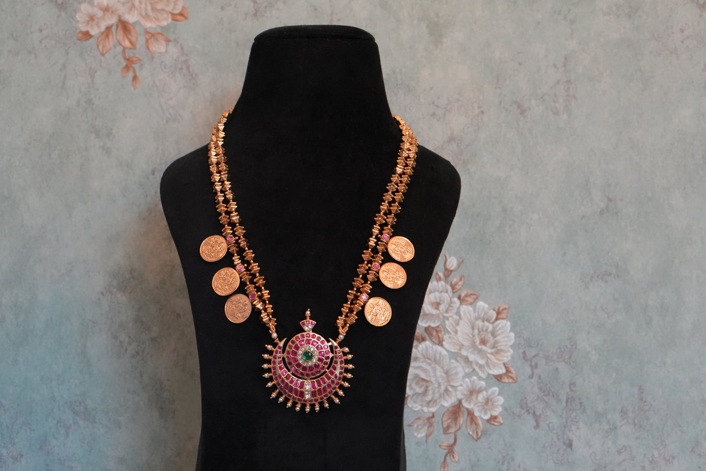 Antique Necklace  (4-9258)(AK)