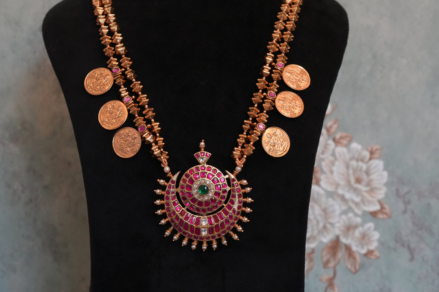 Antique Necklace  (4-9258)(AK)