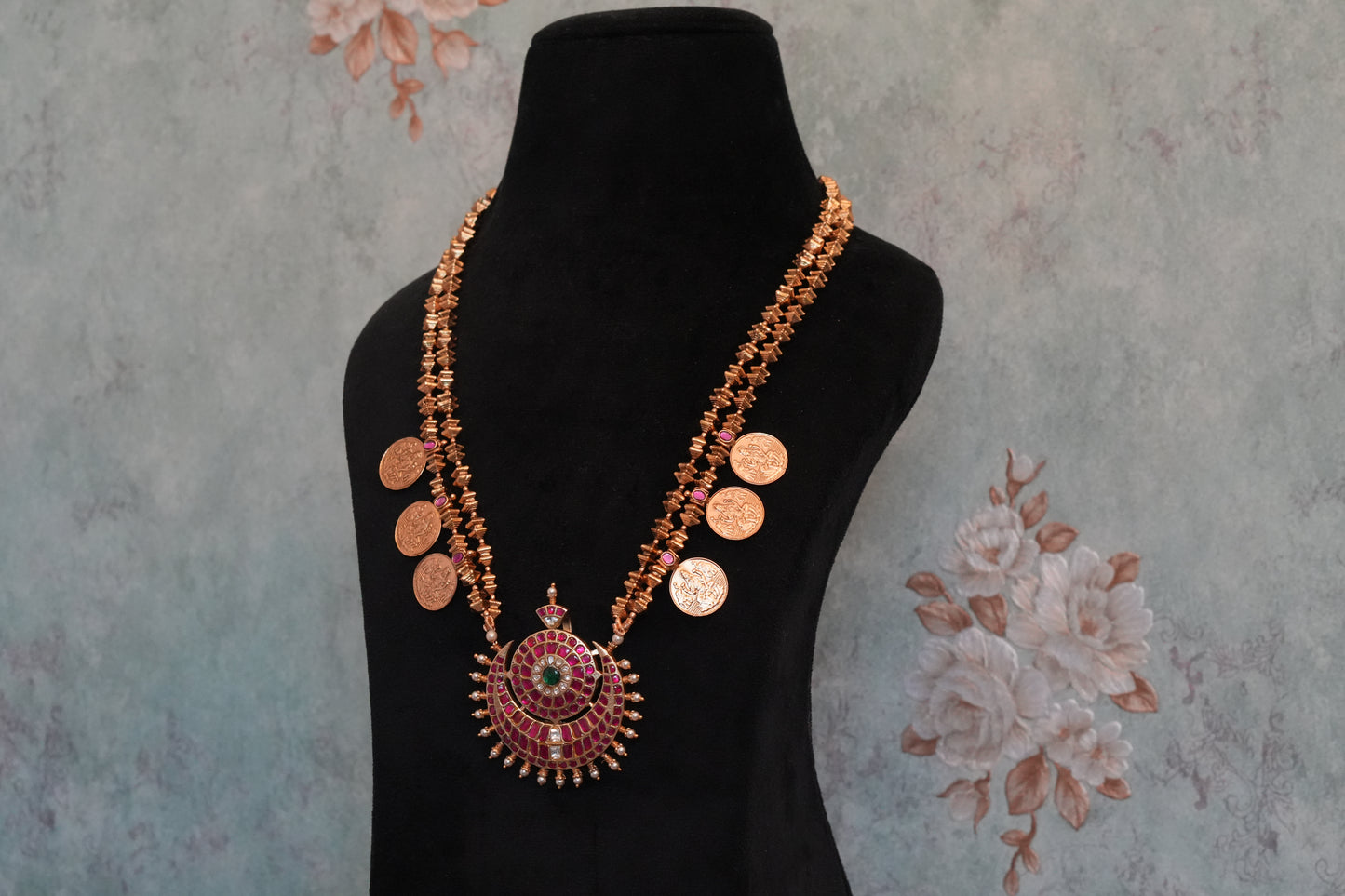 Antique Necklace  (4-9258)(AK)