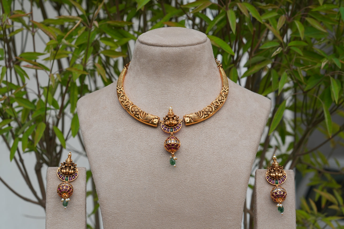Antique Necklace Set (4-9277)(AK)
