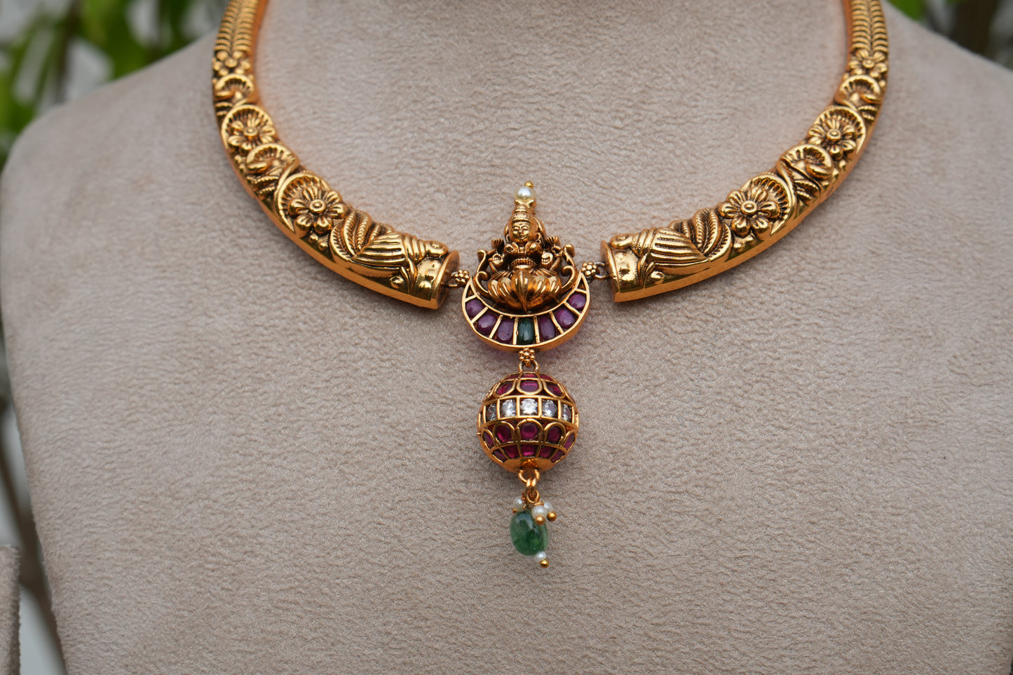 Antique Necklace Set (4-9277)(AK)
