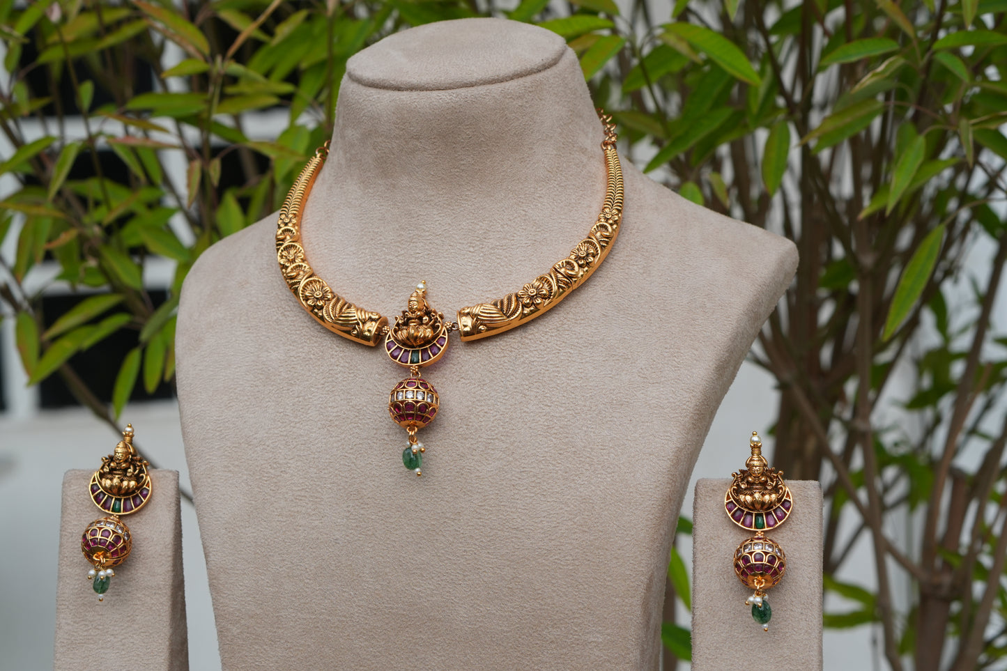 Antique Necklace Set (4-9277)(AK)