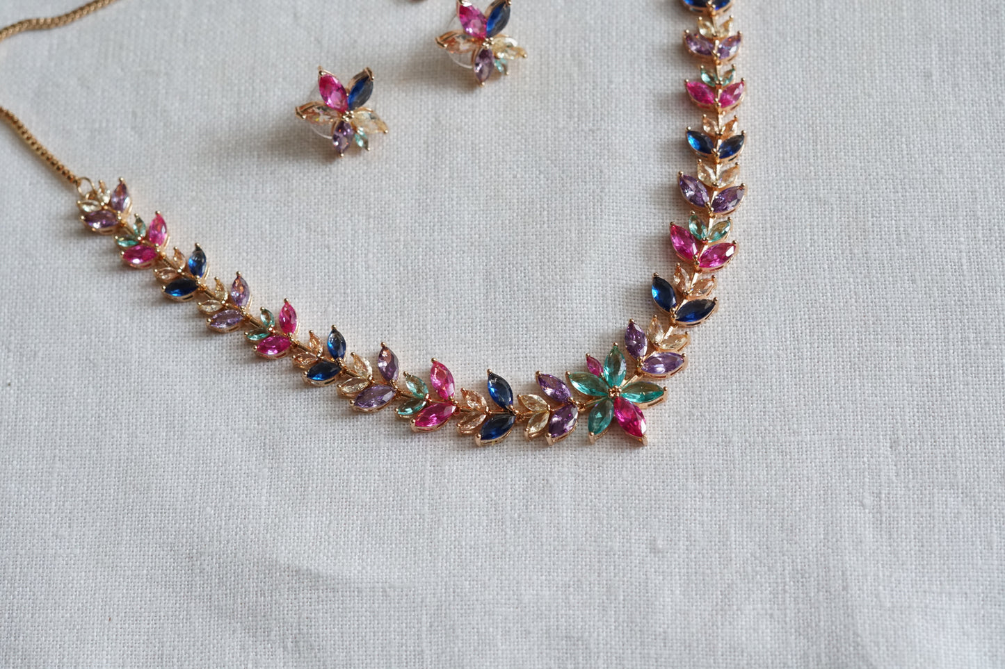 Multi Stone Ad Necklace Set (4-9348)(P)