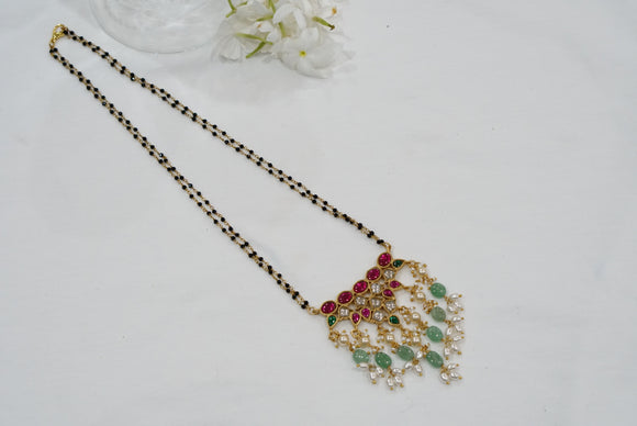 Pendant in black beads chain(4-7614)(K)