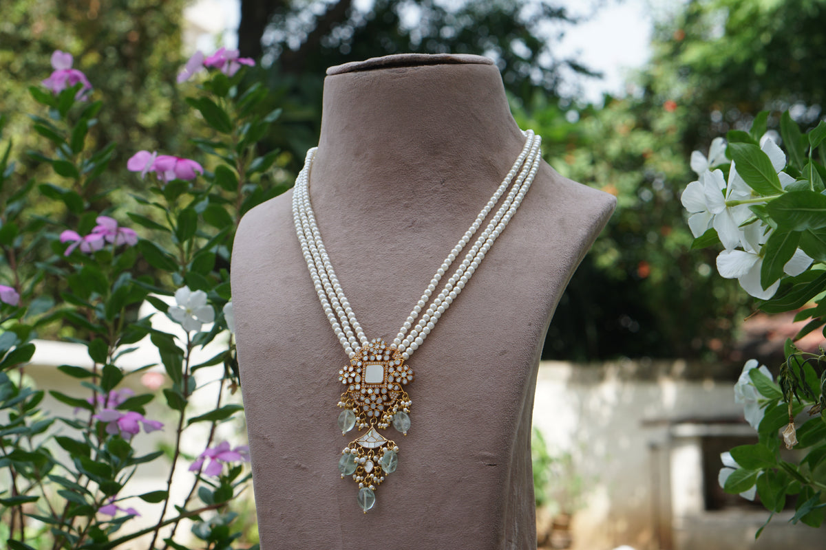 Mother of pearl Pendant (4-9682)(A)