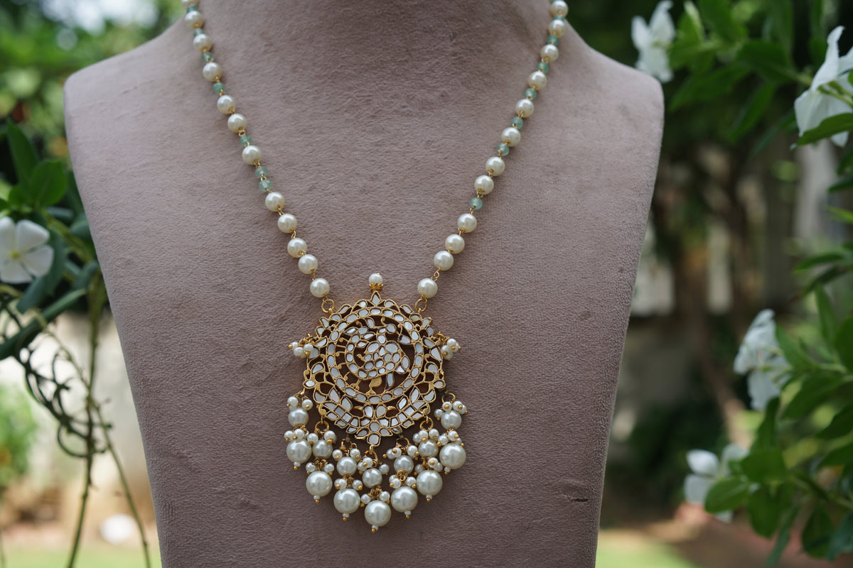 Mother of pearl Pendant (4-9680)(A)