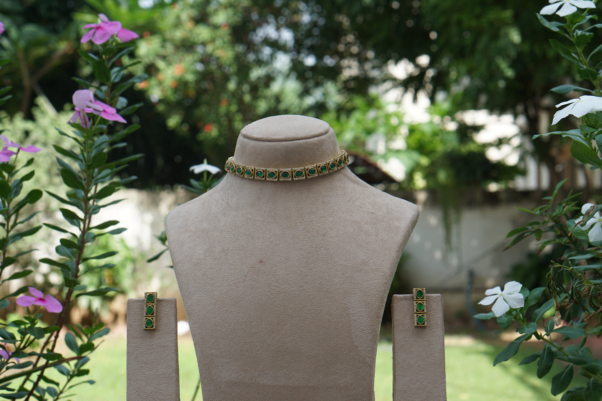 Kundan Choker Set (4-9685)(A)