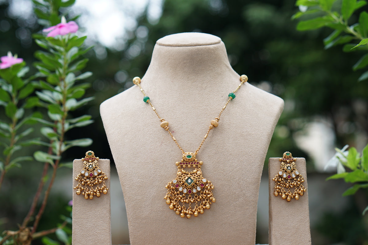 Antique Pendant Necklace Set (4-9719)(EX)