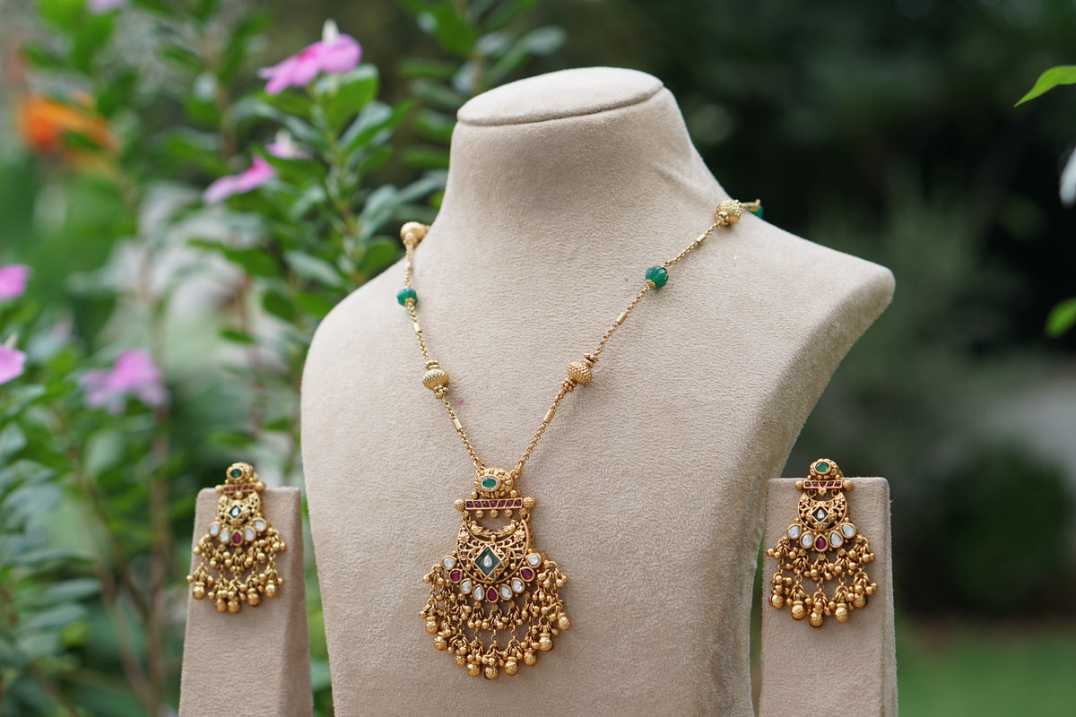 Antique Pendant Necklace Set (4-9719)(EX)