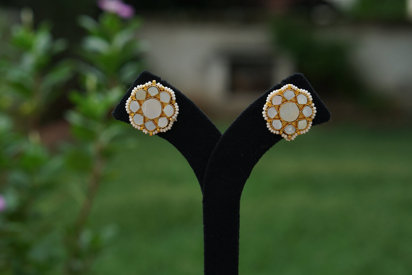 Mother Of Pearl Studs(1-5389)(A)