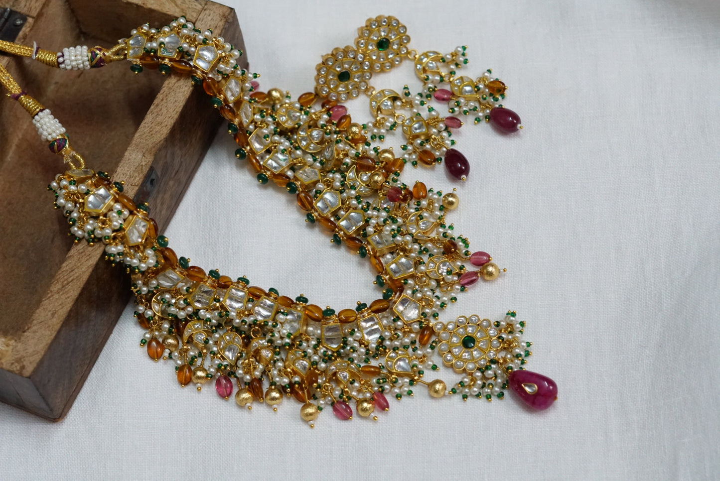 Kundan necklace set  (4-6232)(R)(CLEARANCE SALE PIECE)