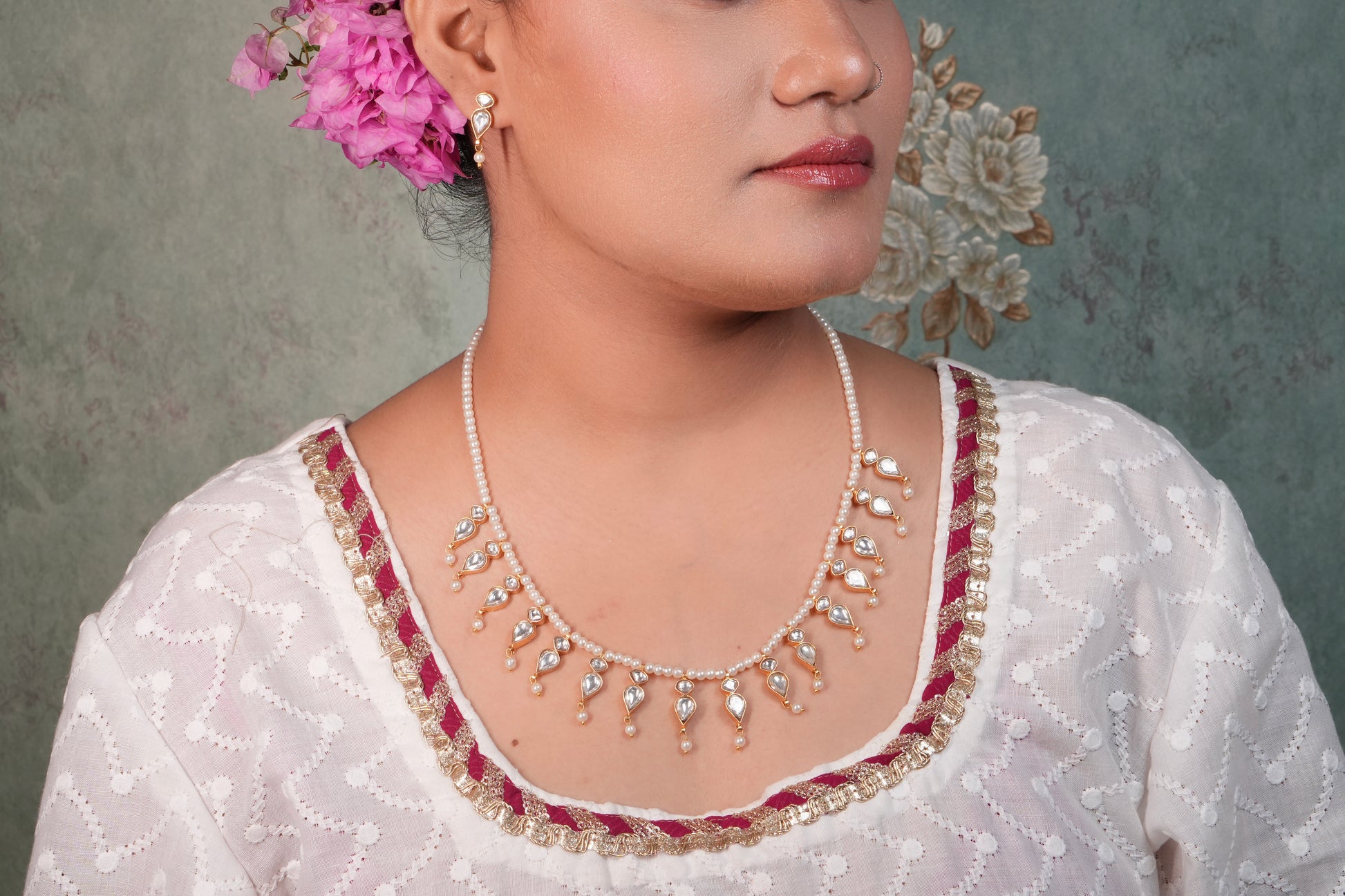 White kundan necklace Set (4-8636(R) (Introductory price) - JEWELSTYLE