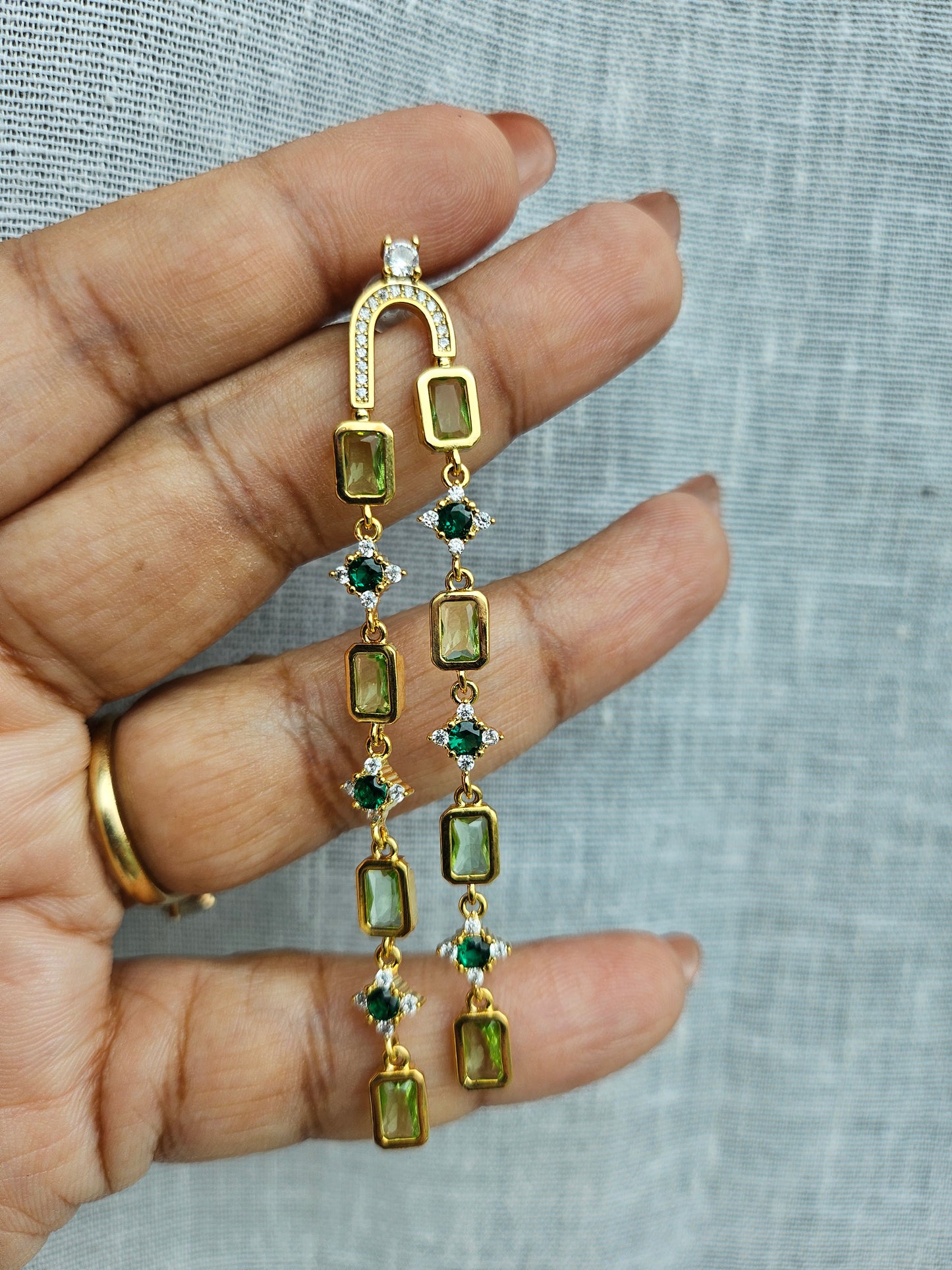 Green stone Ad Earrings (1-5526)(Ex)(from turkey)