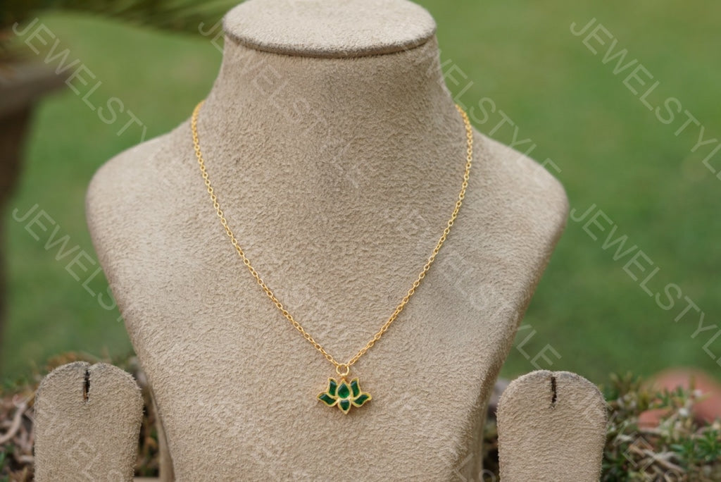 Green Kundan lotus pendant (4-1598)(PREORDER) - JEWELSTYLE